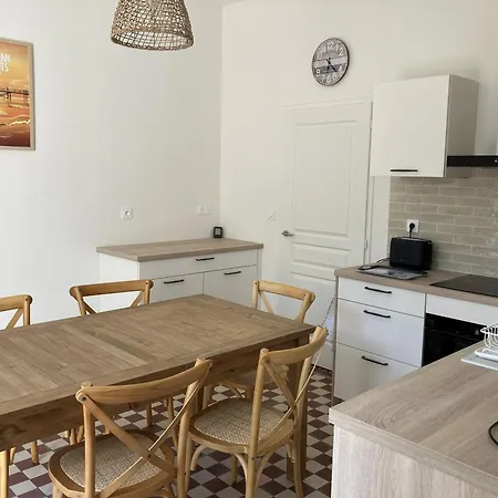 Holiday home Maison Fleur Des Pins - A 2 Pas De La Et En Lisiere De Foret Domaniale Saint-Jean-de-Monts